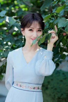 女生把自己隐私给异性朋友